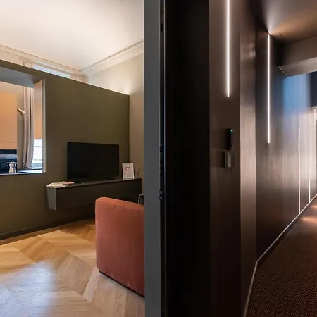 Lagrange Design By Wonderful Italy Turin